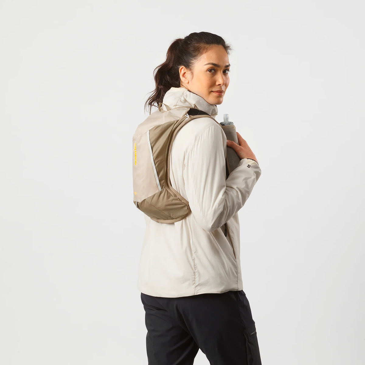 Salomon Cross 4 Beige, detalle lateral