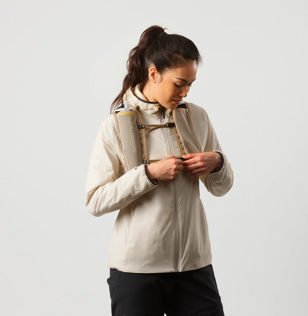 Salomon Cross 4 Beige, detalle del sistema de ajuste